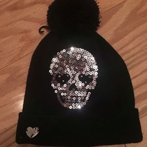 Betsey Johnson - Skull Glow Beanie Hat